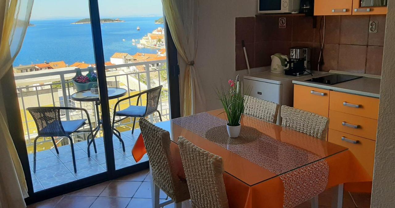 Apartment Pecarevic - A Holiday With A Stunning View Βις Εξωτερικό φωτογραφία