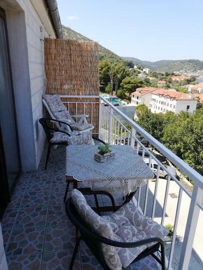 Apartment Pecarevic - A Holiday With A Stunning View Βις Εξωτερικό φωτογραφία